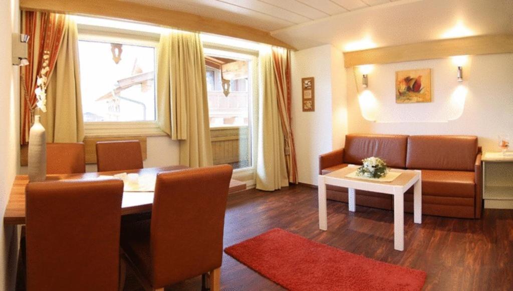 Aparthotel Kroesbacher Fulpmes Εξωτερικό φωτογραφία